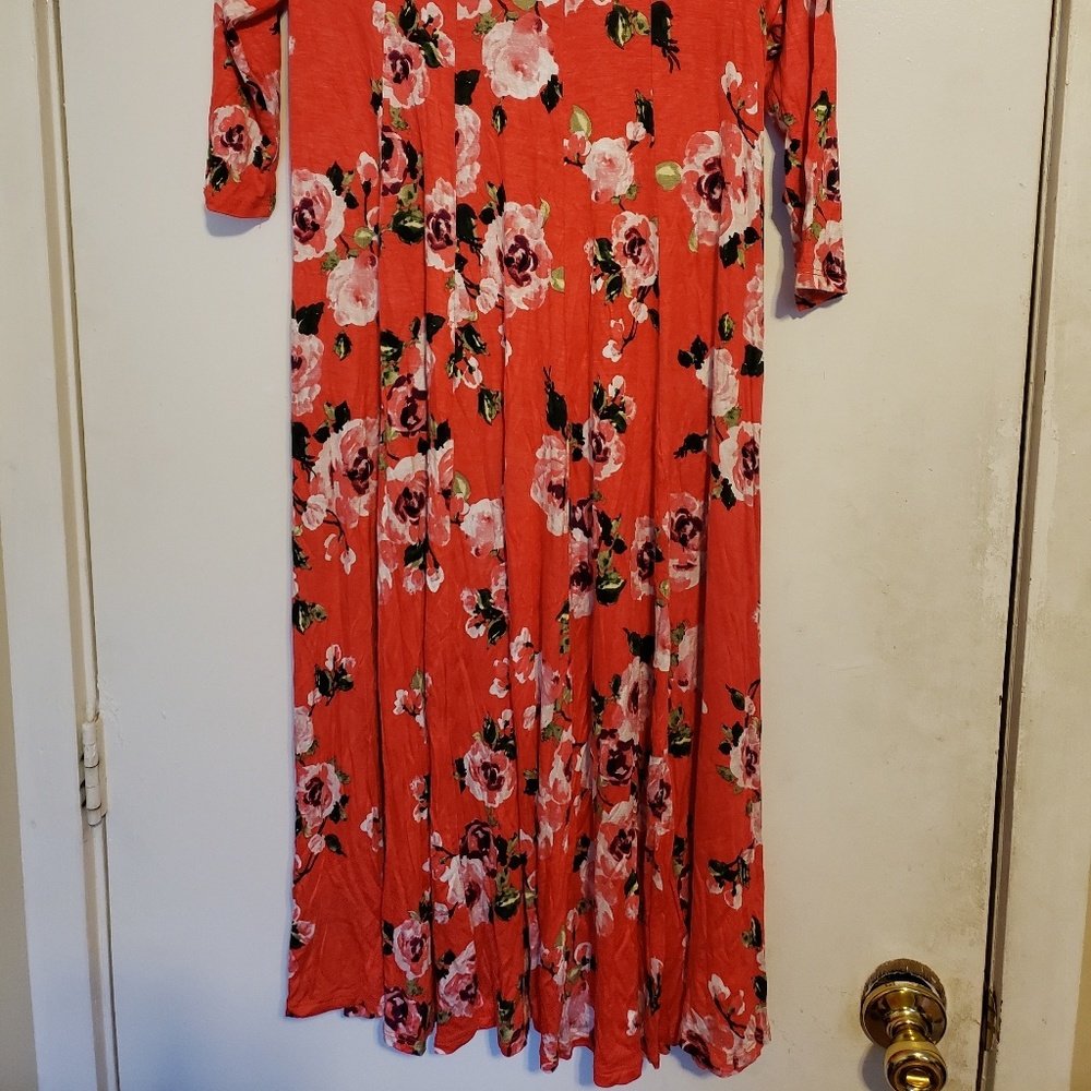 Dress - Picture 2 of 2